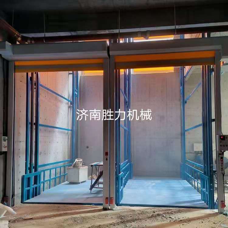 江西宜春萬(wàn)載縣汽車(chē)城導(dǎo)軌式液壓升降貨梯